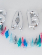 Farbklecks im Winter-Outfit